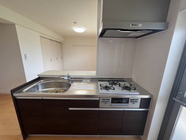 サンヒルズ和のキッチン|反転タイプとなります。