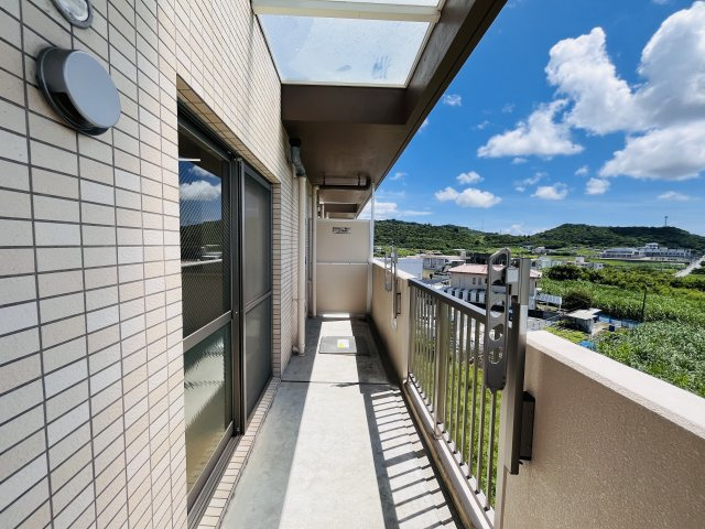 サンヒルズ和のバルコニー|階数は異なります。