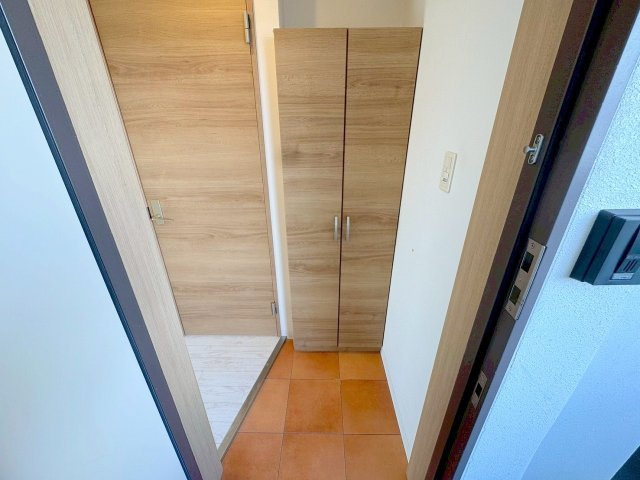 ウインズコート新大阪2の玄関