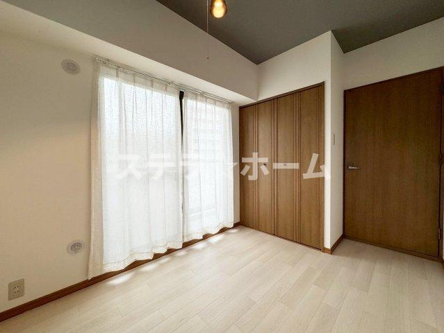 セントラルステージ千里Ⅰ番館の洋室|明るい洋室です