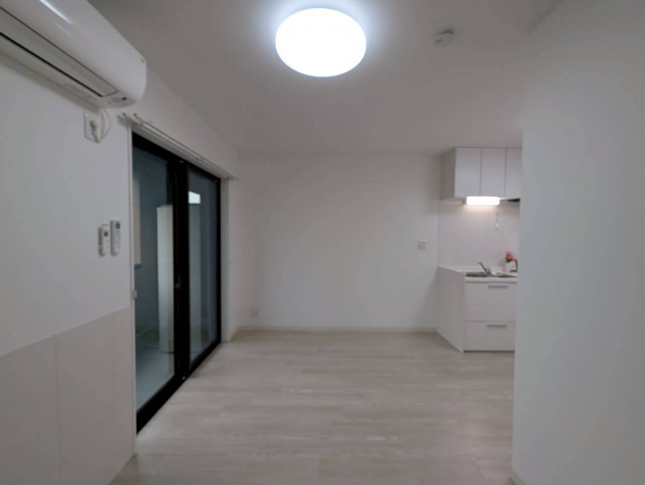 ガーデン花屋敷の居間・リビング