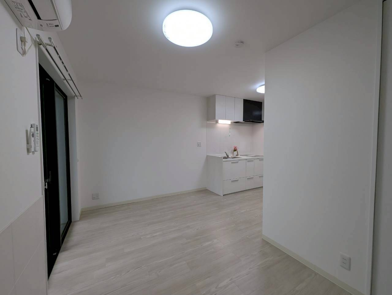 ガーデン花屋敷の居間・リビング