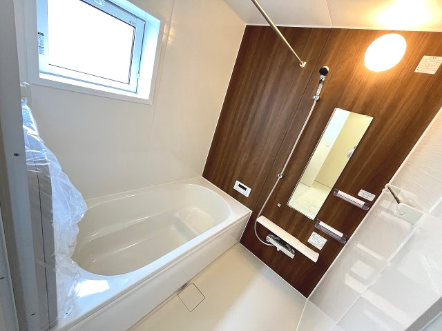 【内装】 | 福岡市博多区南八幡町1丁目　1号棟（全3棟）【仲介手数料無料・0円】 | 施工例。浴室です。施工例は完成時と異なる場合があります。