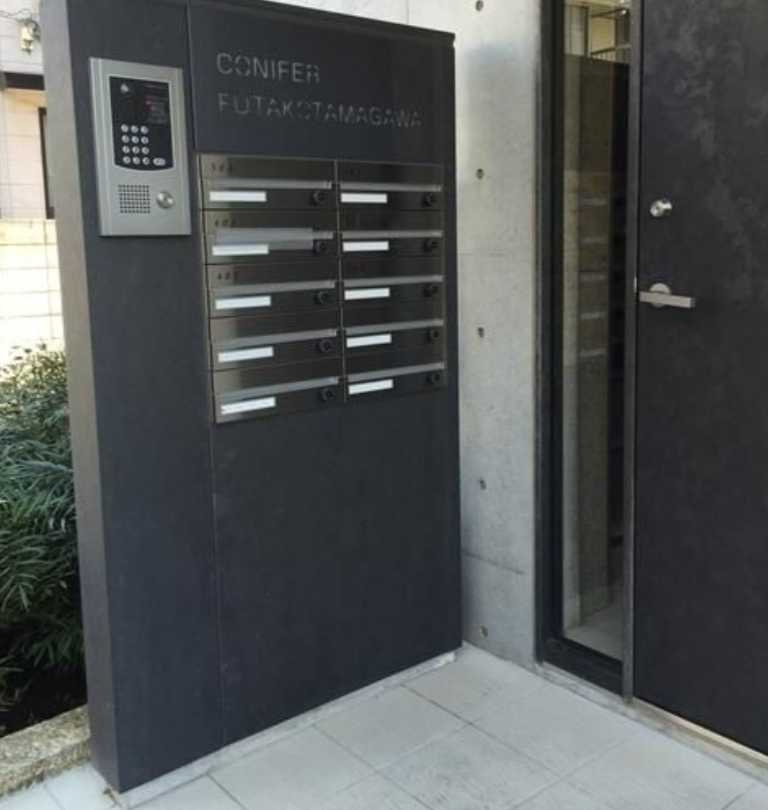 コニファー二子玉川　オートロック　角部屋　陽当たり良好のエントランス
