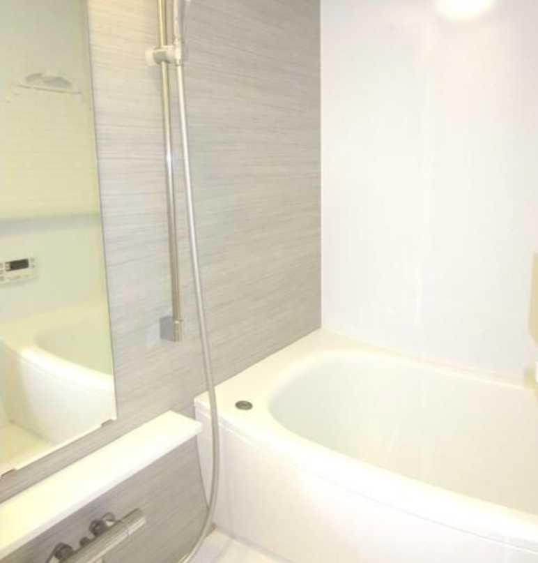 コニファー二子玉川　オートロック　角部屋　陽当たり良好の浴室