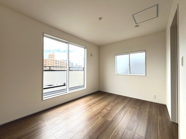 【寝室】 | 福岡市博多区南八幡町1丁目　2号棟（全3棟）【仲介手数料無料・0円】 | 施工例。施工例は完成時と異なる場合があります。