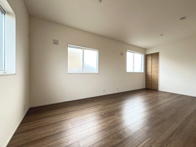 【子供部屋】 | 福岡市博多区南八幡町1丁目　2号棟（全3棟）【仲介手数料無料・0円】 | 施工例。施工例は完成時と異なる場合があります。