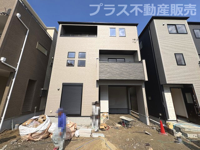 【外観】 | 福岡市博多区南八幡町1丁目　2号棟（全3棟）【仲介手数料無料・0円】 | まもなく完成。ご内覧は可能です。ご見学はプラス不動産販売にお任せ下さい。