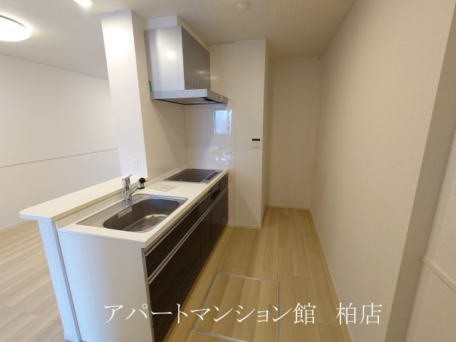 エテルノアルバのキッチン|同施工会社、同型タイプです