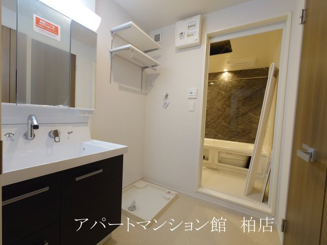 エテルノアルバの洗面所|同施工会社、同型タイプです