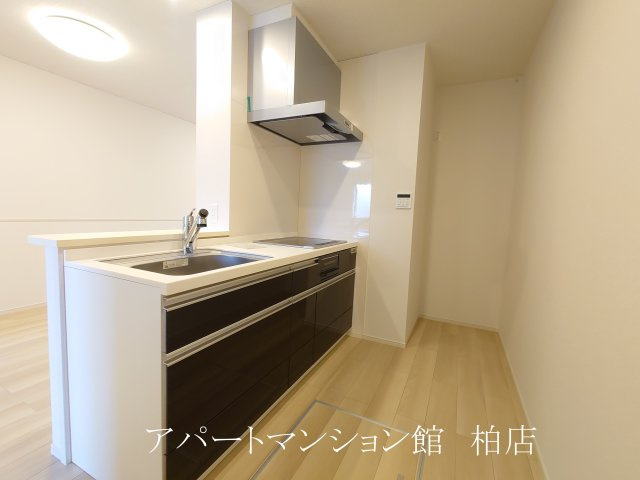 エテルノアルバのキッチン|同施工会社、同型タイプです