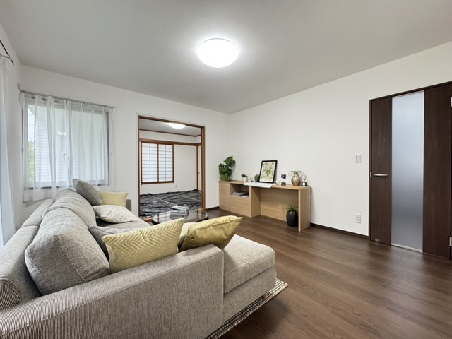 【居間・リビング】青葉区南吉成１丁目戸建