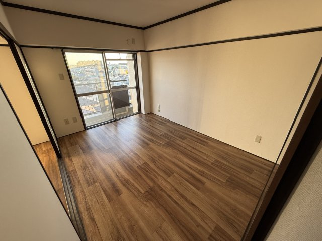 シャトー箕面の居間・リビング