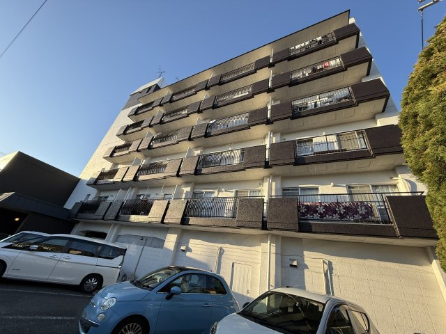 シャトー箕面の外観