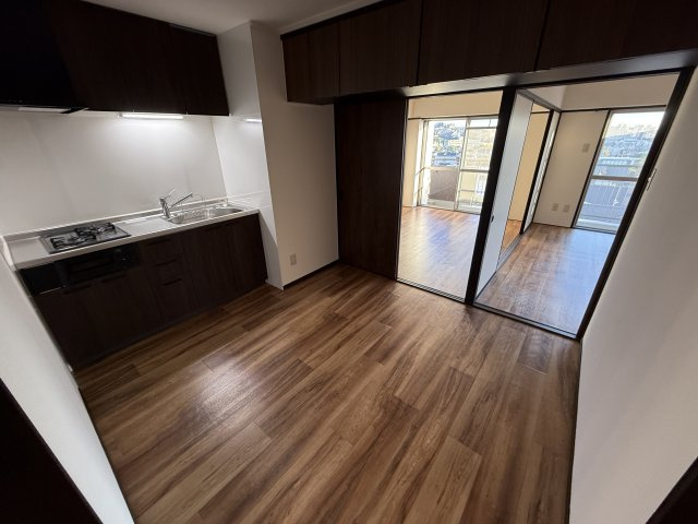 シャトー箕面の居間・リビング