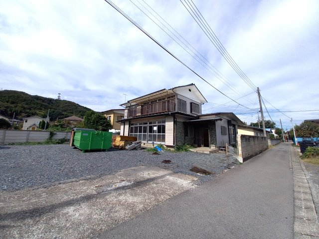 那須烏山市中央1丁目中古戸建の前面道路含む現地写真