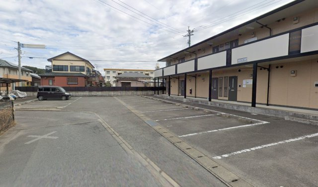 リヴェール大村の駐車場