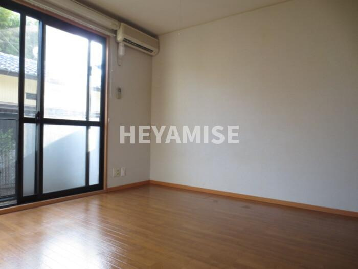 リヴェール大村の居間・リビング|※室内画像は別号室のもの