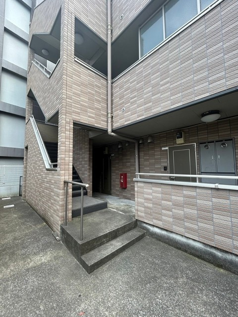 レステュディオのエントランス