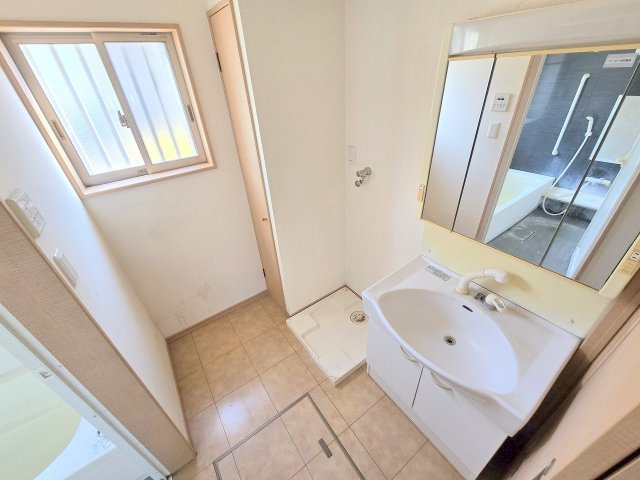 毛呂山町目白台2丁目　平成19年築中古戸建の洗面所