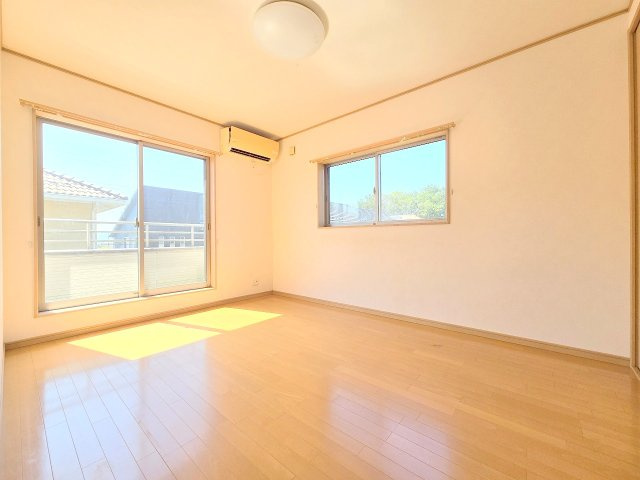 毛呂山町目白台2丁目　平成19年築中古戸建の洋室