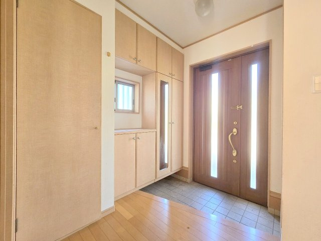 毛呂山町目白台2丁目　平成19年築中古戸建の玄関