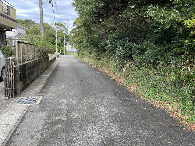 四天木乙1933-18　中古売戸建ての前面道路含む現地写真