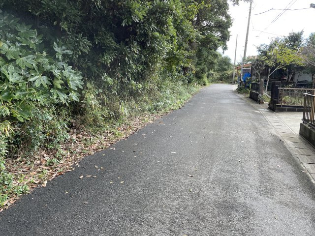 四天木乙1933-18　中古売戸建ての前面道路含む現地写真