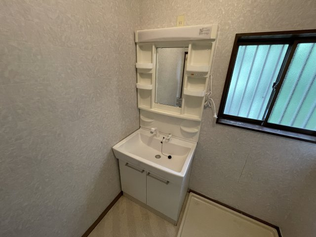 四天木乙1933-18　中古売戸建ての独立洗面台