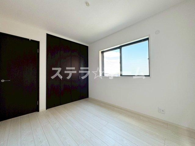 原町4 中古戸建の洋室|明るい洋室です