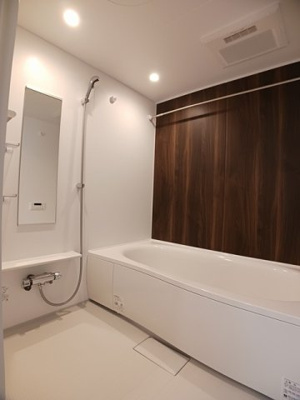 【浴室】 | ヒカルサ和歌山鳴神Ⅰ | お風呂で日々の疲れを落としましょう