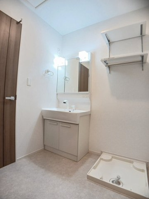 【洗面所】 | ヒカルサ和歌山鳴神Ⅰ | 広い洗面スペース