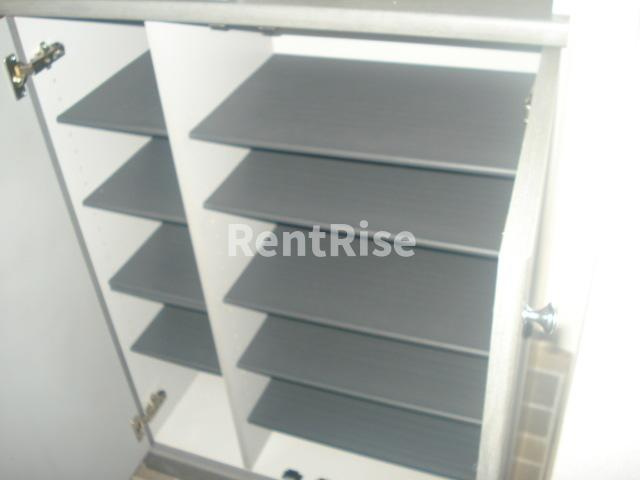 グランドールＡの玄関|下足箱（玄関）(イメージ)