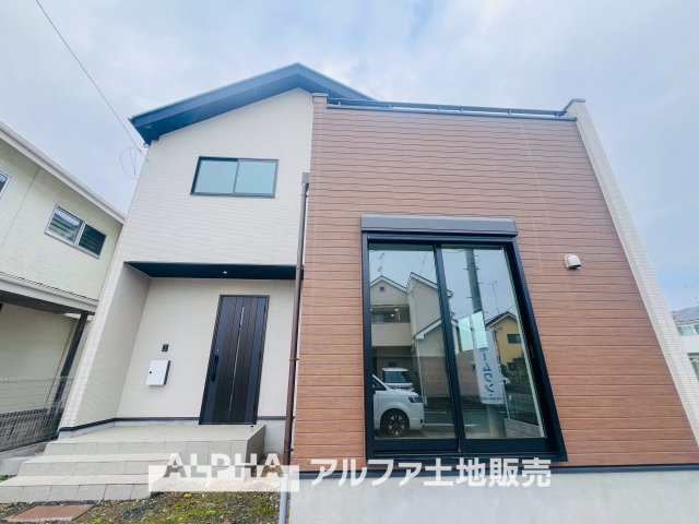 ~青梅新町~Newly built houseの外観|【outward appearance】
◆時を忘れる場所◆みんなが集い、食事と楽しい会話が始まる。話に夢中になり、ついつい時を忘れ夜半過ぎになってしまう。そんな束の間の幸せを感じさせてくれる場所。
