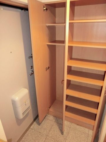 KAISEI神戸海岸通の玄関