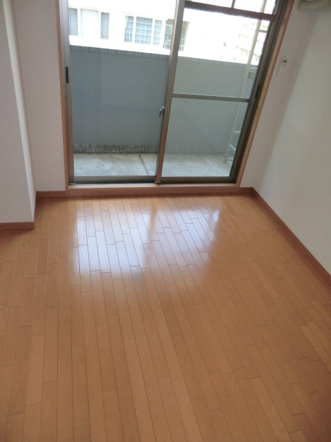 KAISEI神戸海岸通の居間・リビング