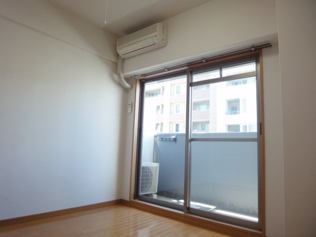 KAISEI神戸海岸通の居間・リビング