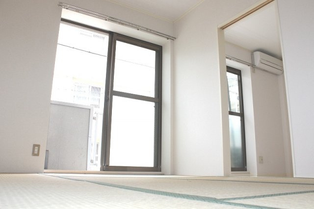 江川マンションの居間・リビング