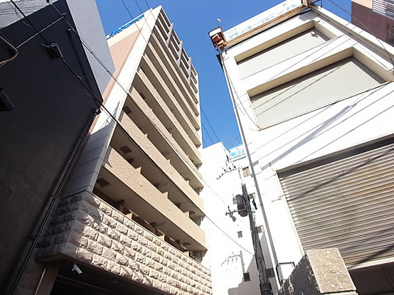 プレサンス三宮エレガンシアの外観