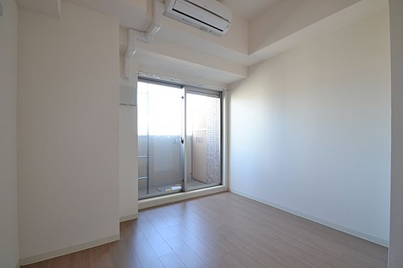 プレサンス三宮エレガンシアの居間・リビング