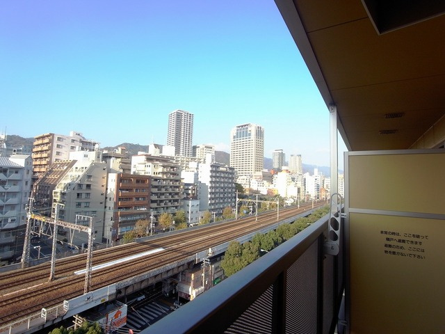 アドモリモト元町通のバルコニー