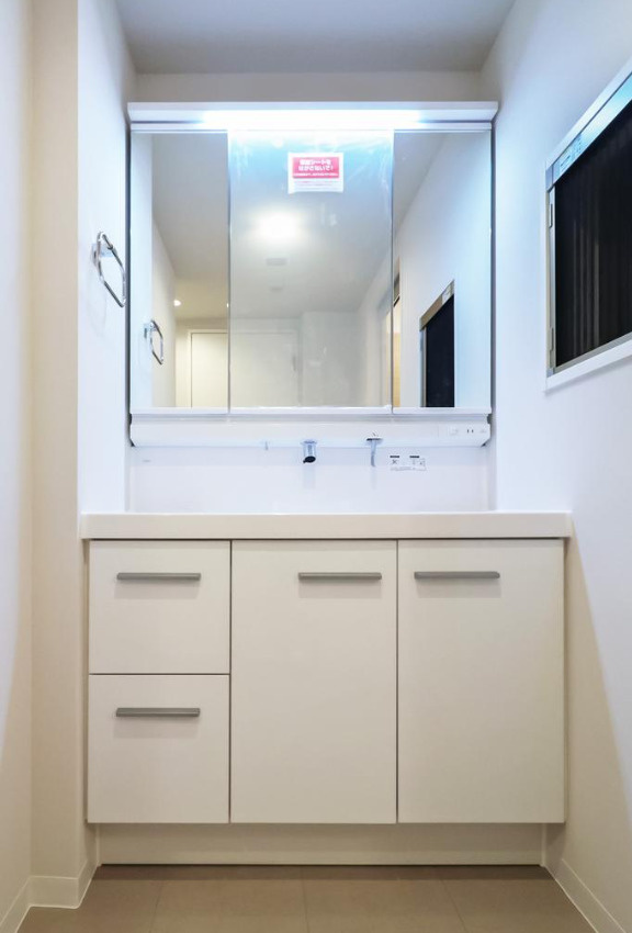 ローレルスクエア港南台D棟【仲介手数料無料】ペット可♪の独立洗面台