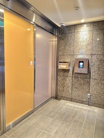 【エントランス】