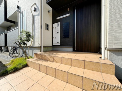 【エントランス】 | Grandtic Ban | 落ち着いたエントランスです