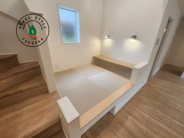 福岡市南区柏原1丁目第1-1棟（1号棟）の内観：施工例|和室を上手に活用すると暮らし方の幅が広がります。例えば普段は開け放して、子供の小さいうちはお昼寝や遊びのスペースに。畳はソフトなので転んでもケガをしにくく安心です