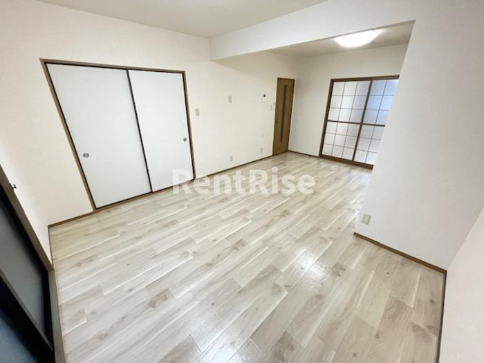 カムール高畑 Ｂの浴室|温水洗浄便座