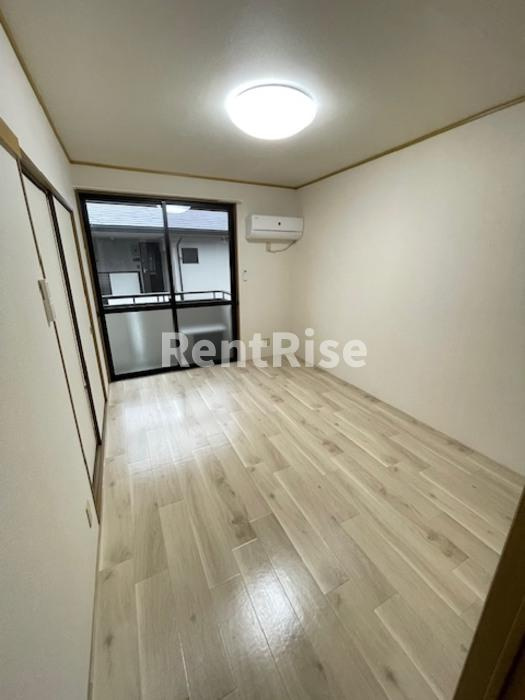 カムール高畑 Ｂの居間・リビング