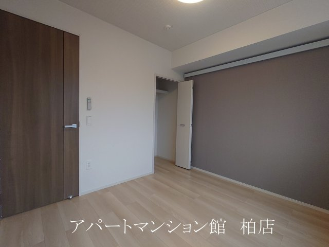 グラン　クリュＡの洋室|同施工会社、同型タイプです