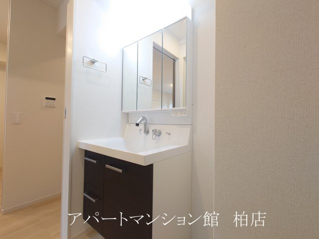 グラン　クリュＡの独立洗面台|同施工会社、同型タイプです