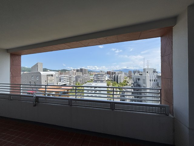 【展望】 | ネクサス香椎セントラルガーデン・イーストサイド、2号棟 | 前方に遮るものがない最上階からの見晴らしは抜群です！バルコニーからは大きな青空の眺めが最高です